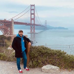 Meet your Posher, Víctor